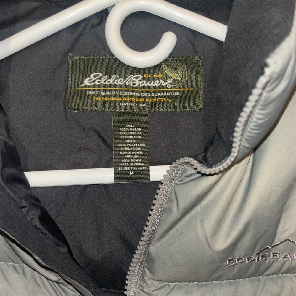 Eddie Bauer puffer vest - Picture 2 of 2